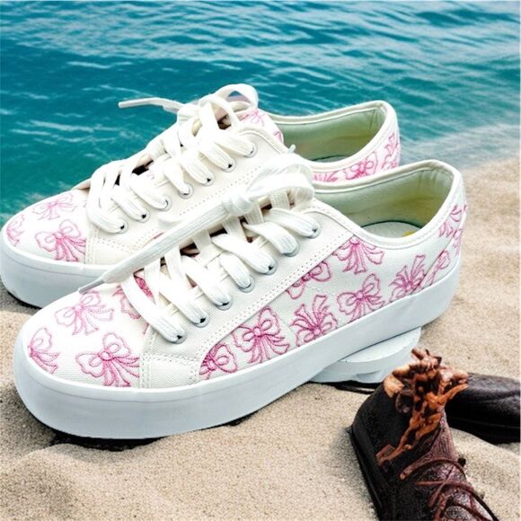 NWT Gorgeous SINCERELY JULES 6 Canvas White & Pink Bow Print COQUETTE Sneakers - Picture 3 of 12